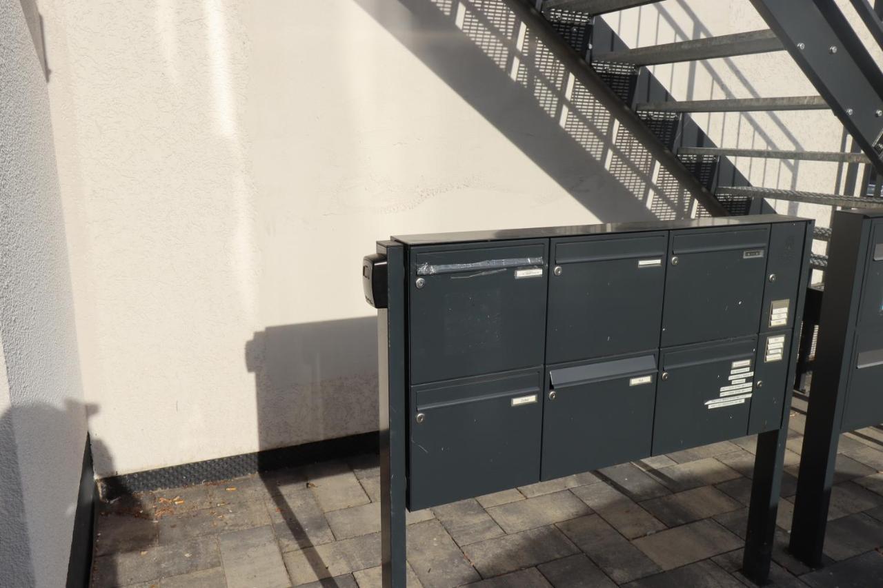 Wohnträumerei-design Apartment-netflix- Aussenbereich Mit Sitzgelegenheit
